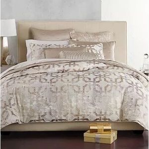 Macy HOTEL COLLECTION FRESCO COMFORTER